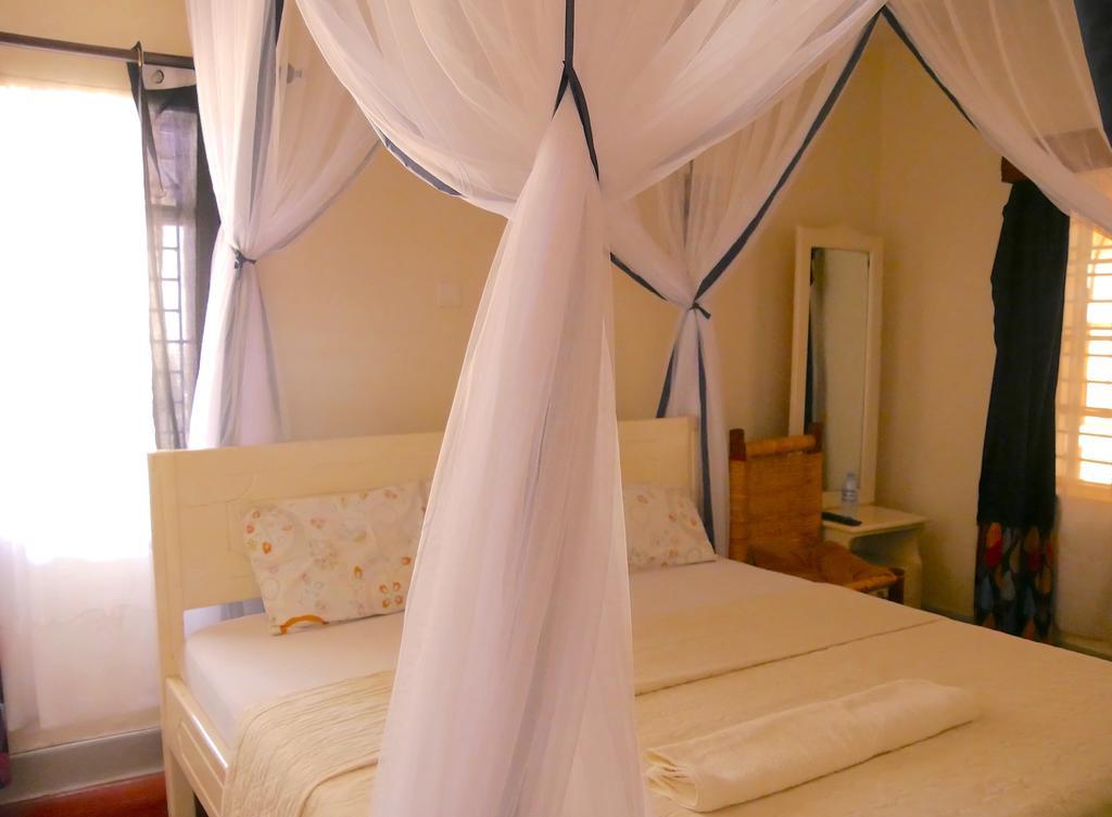 Hotel Acacia City 캄팔라 외부 사진